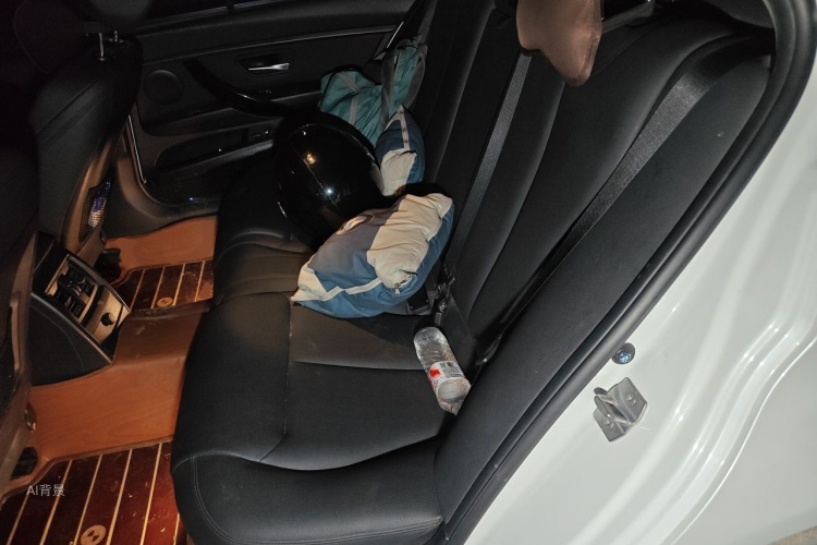 BMW 3 Series 2018 #19 BMW 3 Series 2018 car image #19