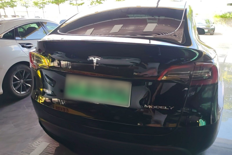 Tesla Model Y 2021 #4 Tesla Model Y 2021 car image #4