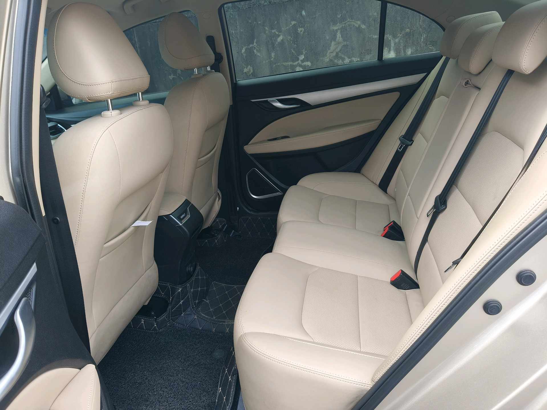 GEELY Emgrand 2019 صورة سيارة #6