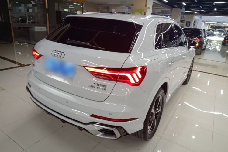Audi Q3 2025 imagen de coche #7
