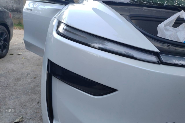 Tesla Model Y 2025 #8 Tesla Model Y 2025 car image #8