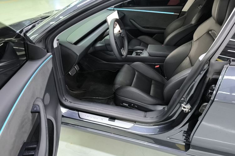 Tesla Model 3 2024 car image #12