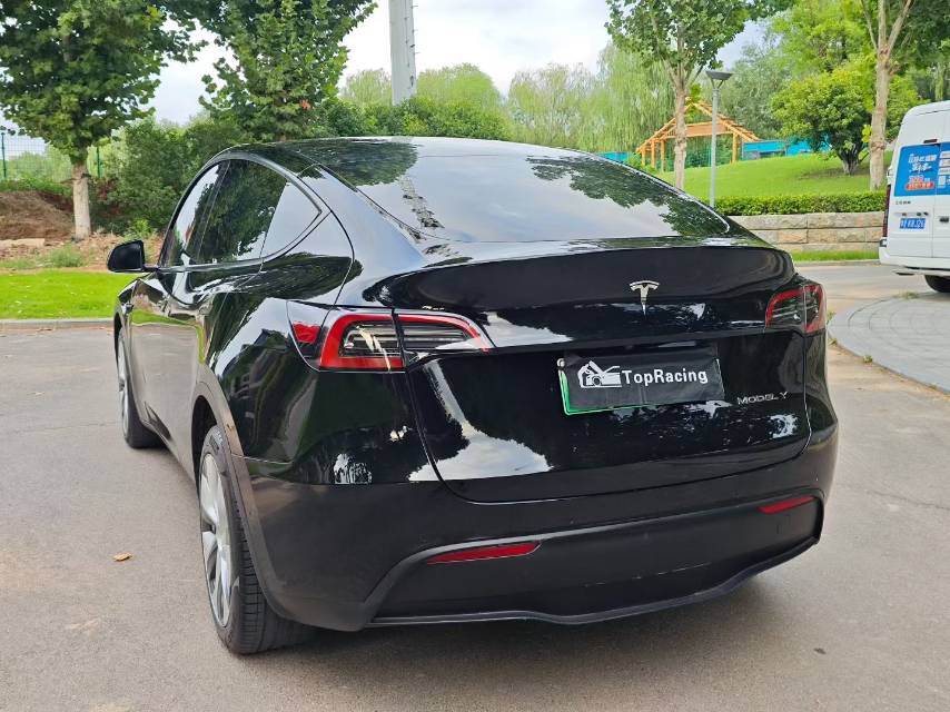 Tesla Model Y 2022 car image #7
