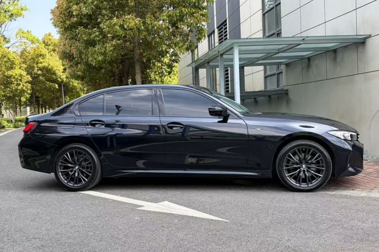 BMW 3 Series 2024 изображение автомобиля #5