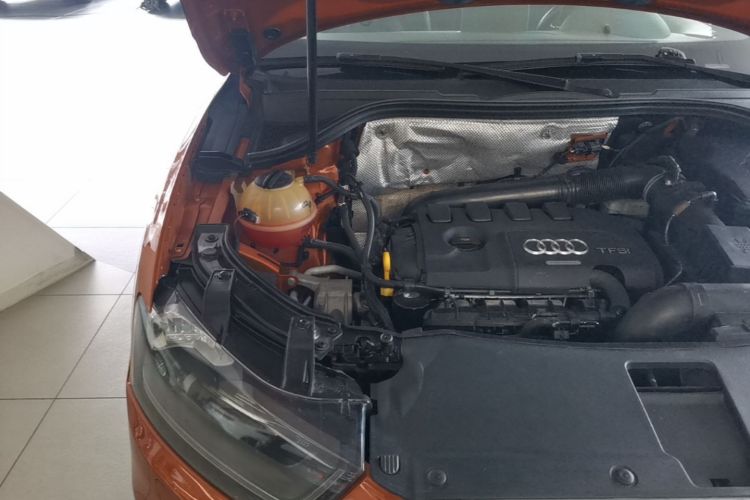 Audi Q3 2016 car image #23