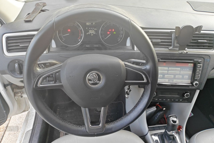 Skoda Rapid 2014 #12 Skoda Rapid 2014 image de voiture #12