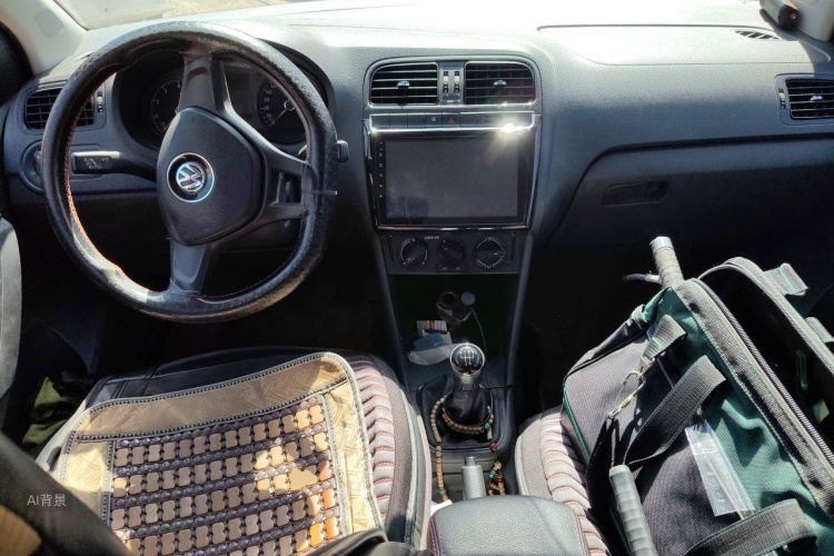 Volkswagen Polo 2017 car image #11