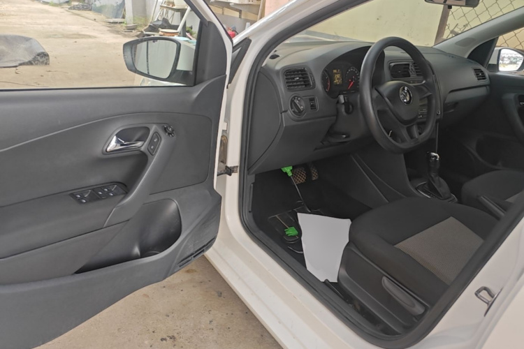 Volkswagen Polo 2016 #16 Volkswagen Polo 2016 car image #16
