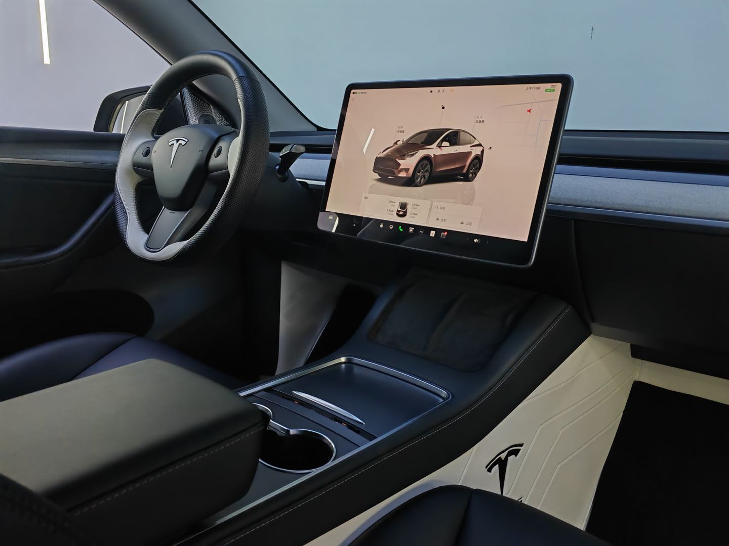 Tesla Model Y 2024 #5 Tesla Model Y 2024 car image #5