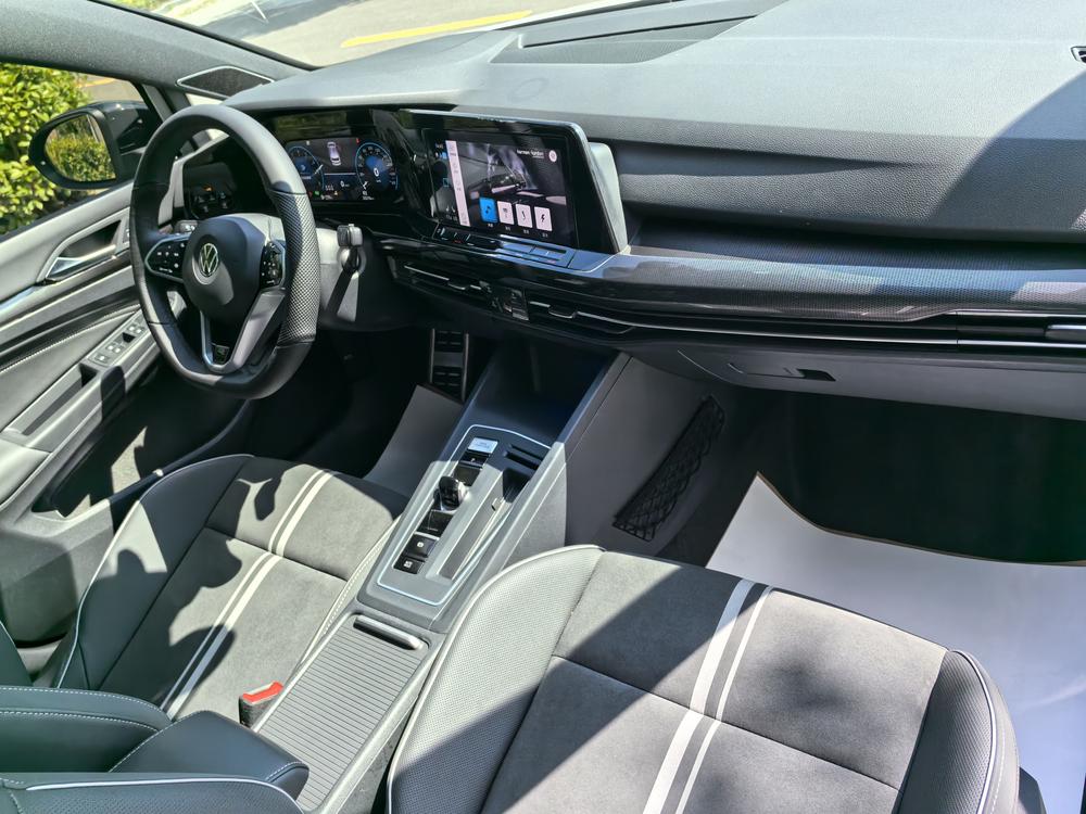Volkswagen Golf 2022 car image #19
