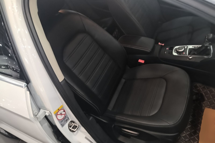 Audi A3 2017 car image #24