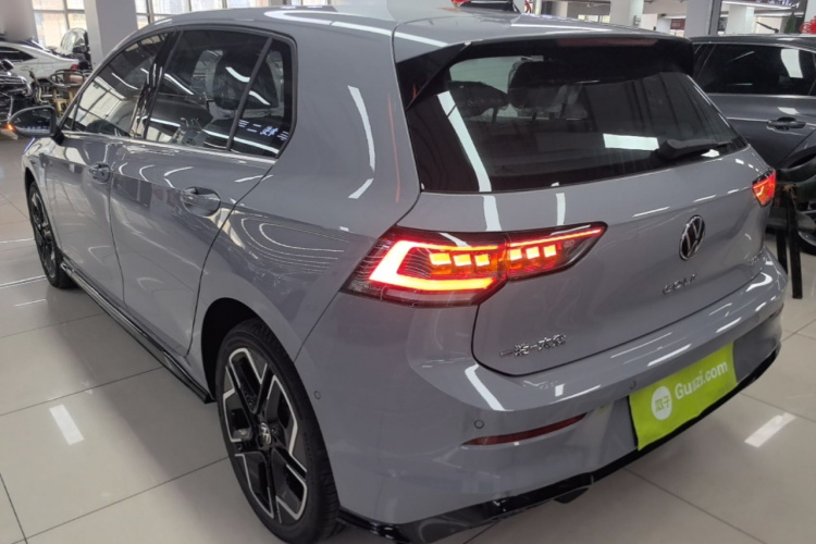 Volkswagen Golf 2026 car image #7