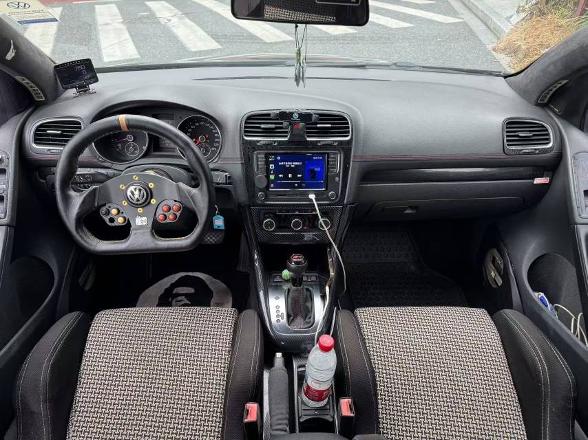 Volkswagen Golf 2011 car image #7