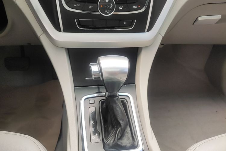 GEELY Emgrand 2015 car image #20