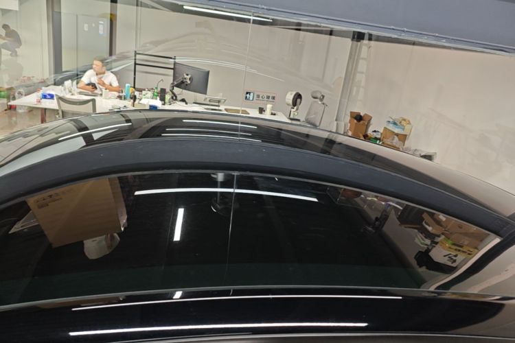 Tesla Model Y 2022 car image #25