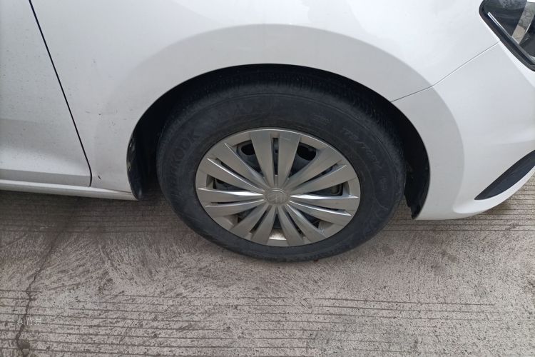 Volkswagen Santana 2017 car image #9