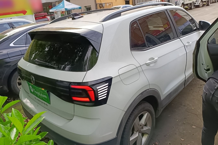 Volkswagen T-Cross 2023 #5 Volkswagen T-Cross 2023 car image #5