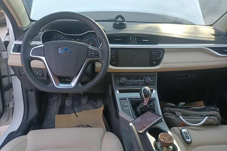 GEELY Emgrand 2019 #10 GEELY Emgrand 2019 car image #10