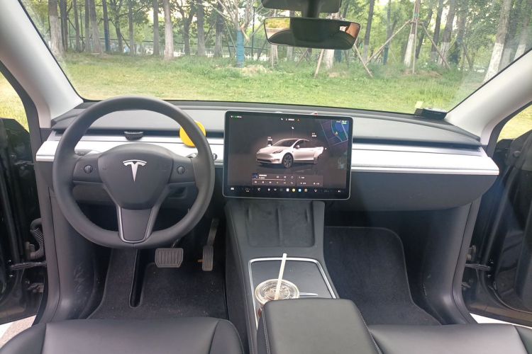 Tesla Model Y 2023 #12 Tesla Model Y 2023 car image #12