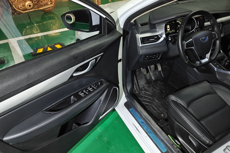 GEELY Emgrand 2018 #9 GEELY Emgrand 2018 car image #9