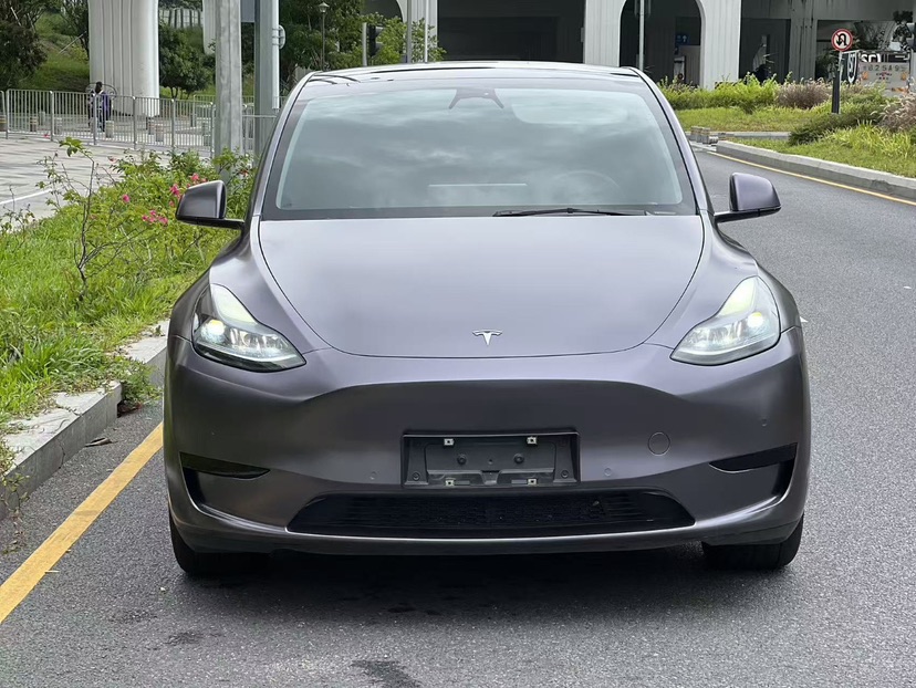 Tesla Model Y 2022 car image #2