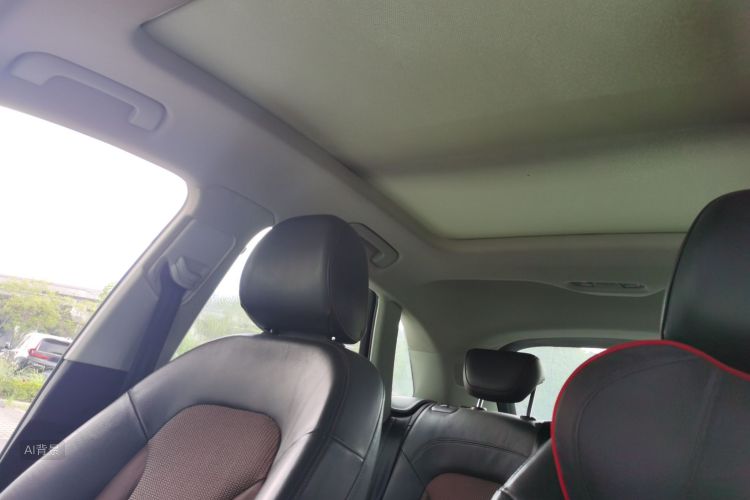 Audi Q3 2017 car image #20