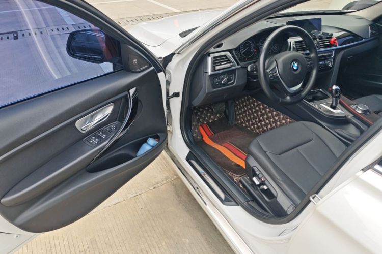 BMW 3 Series 2017 immagine di auto #12