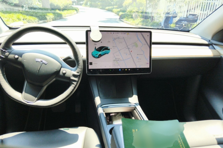 Tesla Model Y 2021 #12 Tesla Model Y 2021 car image #12