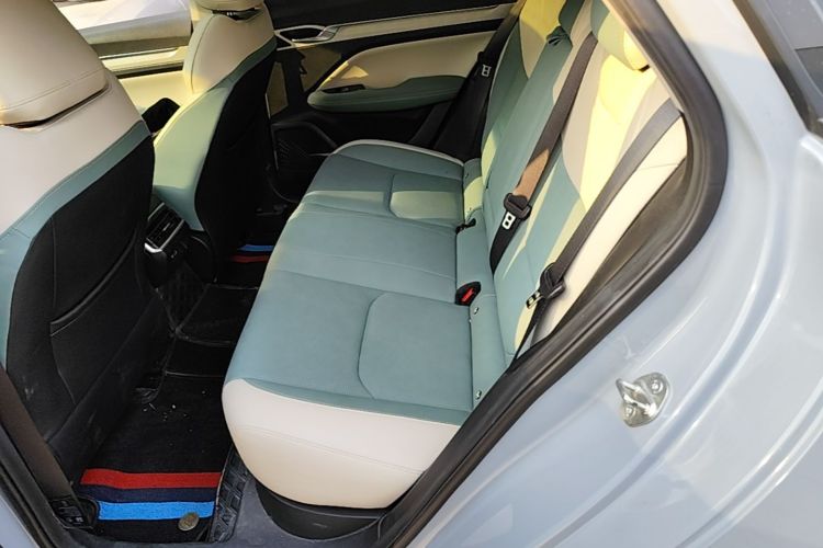 GEELY Emgrand L HiP 2022 immagine di auto #19
