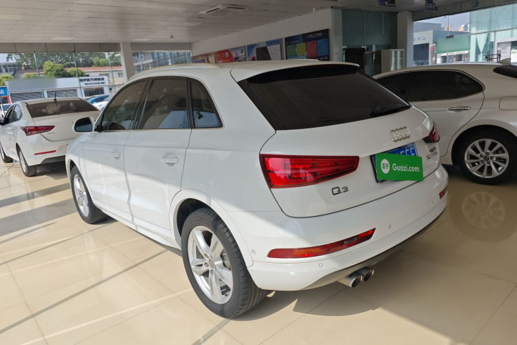 Audi Q3 2016 car image #7