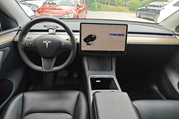 Tesla Model Y 2022 #11 Tesla Model Y 2022 car image #11