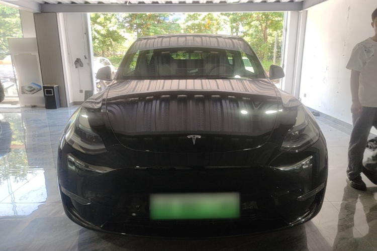 Tesla Model Y 2023 #3 Tesla Model Y 2023 car image #3