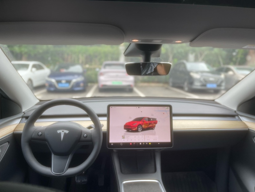 Tesla Model Y 2023 #6 Tesla Model Y 2023 car image #6