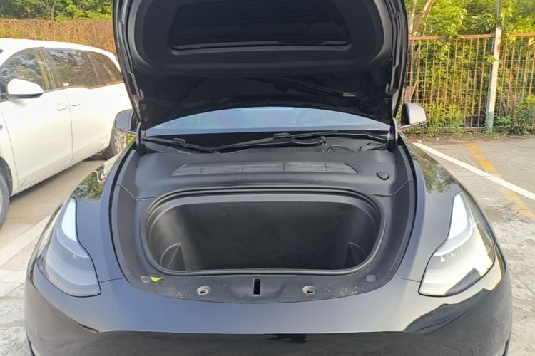 Tesla Model Y 2021 #20 Tesla Model Y 2021 car image #20