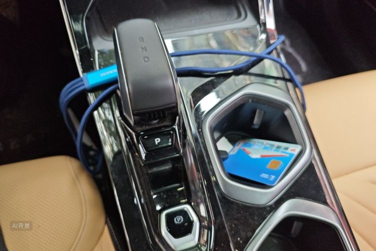 GEELY Boyue L 2023 immagine di auto #16
