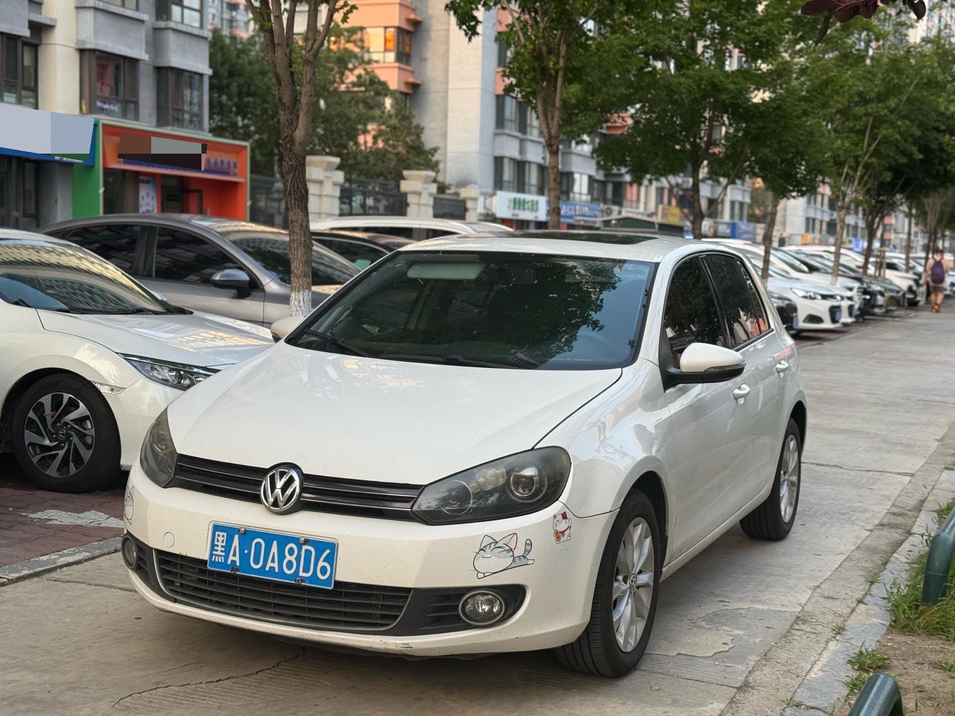 Volkswagen Golf 2012 car image 