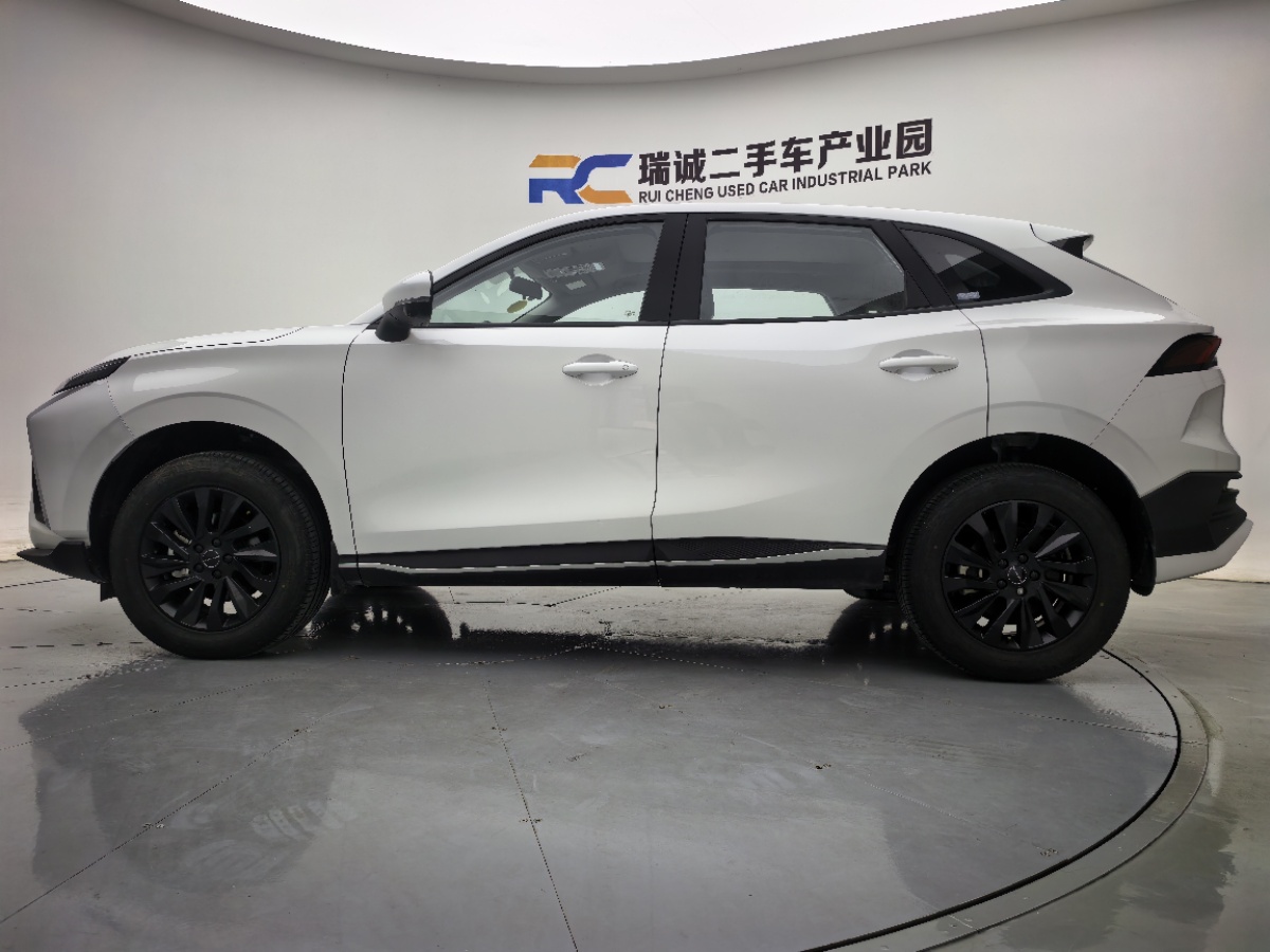 Forthing T5 EVO 2024 car image #3