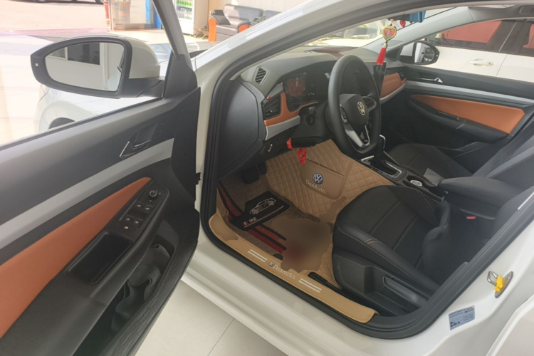 Volkswagen Bora 2025 car image #16