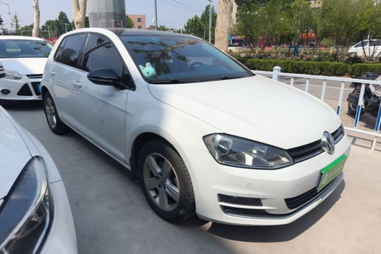 Volkswagen Golf 2017 car image #4