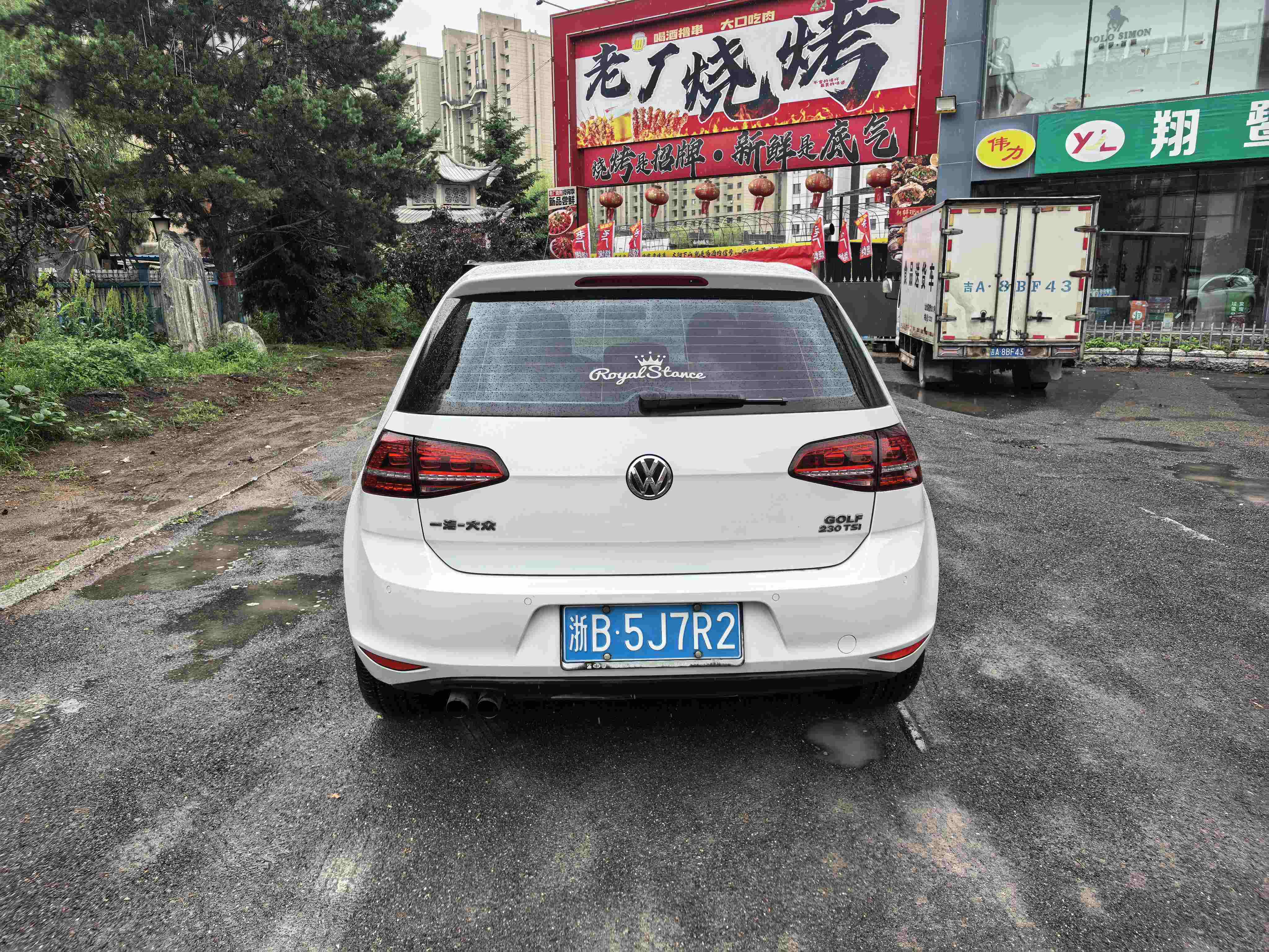 Volkswagen Golf 2017 car image #5