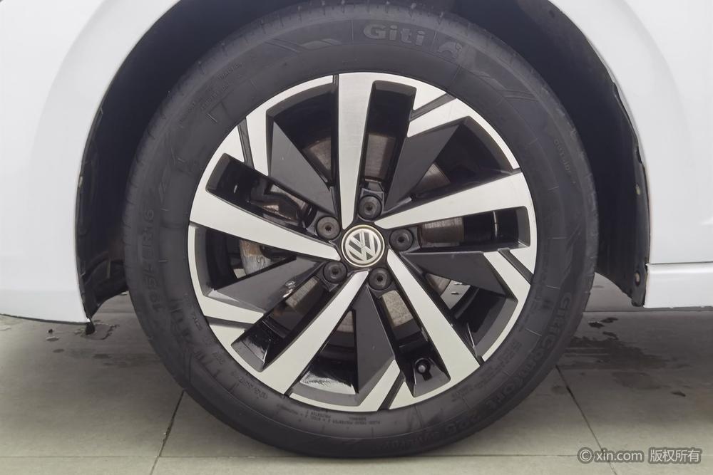 Volkswagen Polo 2020 car image #8