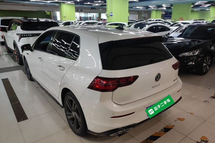 Volkswagen Golf 2024 car image #5