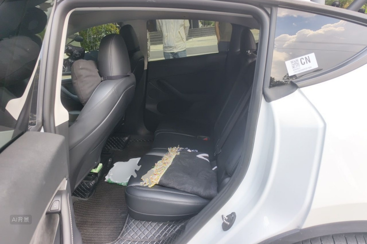 Tesla Model Y 2023 #19 Tesla Model Y 2023 car image #19
