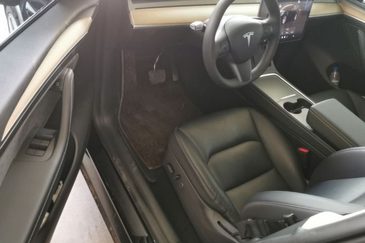 Tesla Model Y 2023 #16 Tesla Model Y 2023 car image #16