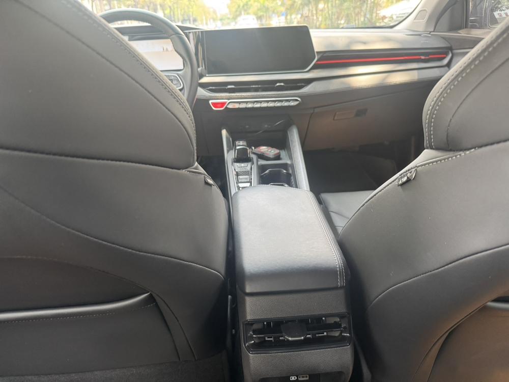 GEELY Binray 2022 immagine di auto #13
