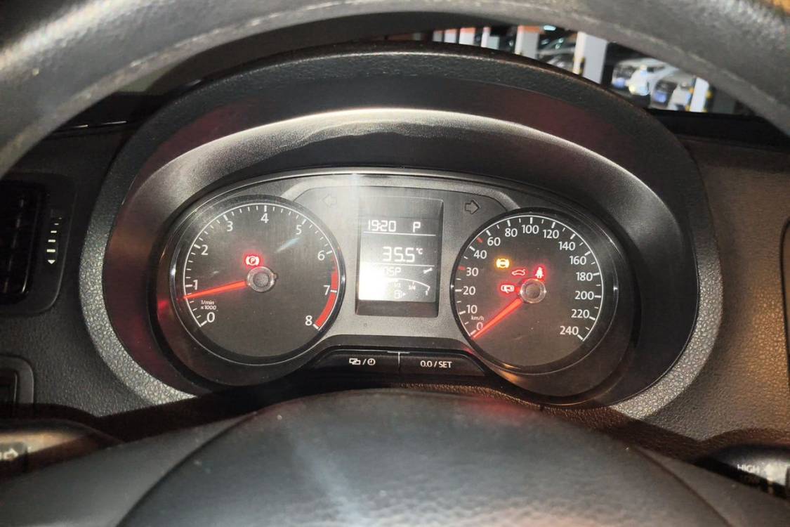 Volkswagen Polo 2017 car image #24