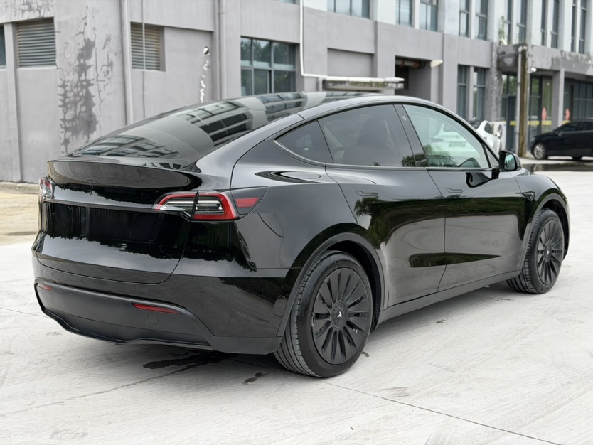 Tesla Model Y 2022 #9 Tesla Model Y 2022 car image #9