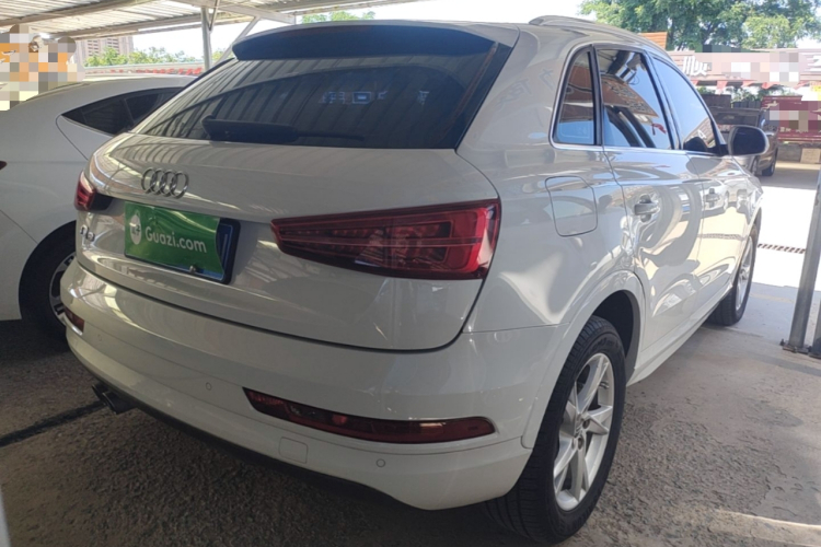 Audi Q3 2018 car image #7