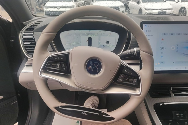 BYD Han 2024 car image #15