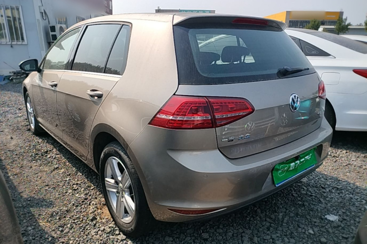 Volkswagen Golf 2016 car image #5